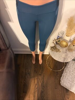 Teal Cropped Athletic Leggings